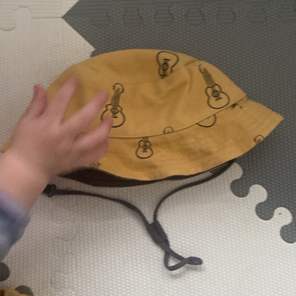 Parade Organic Baby Romper and Hat 6-12 mos - Picture 4 of 6